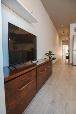 Capardi Suites No5
